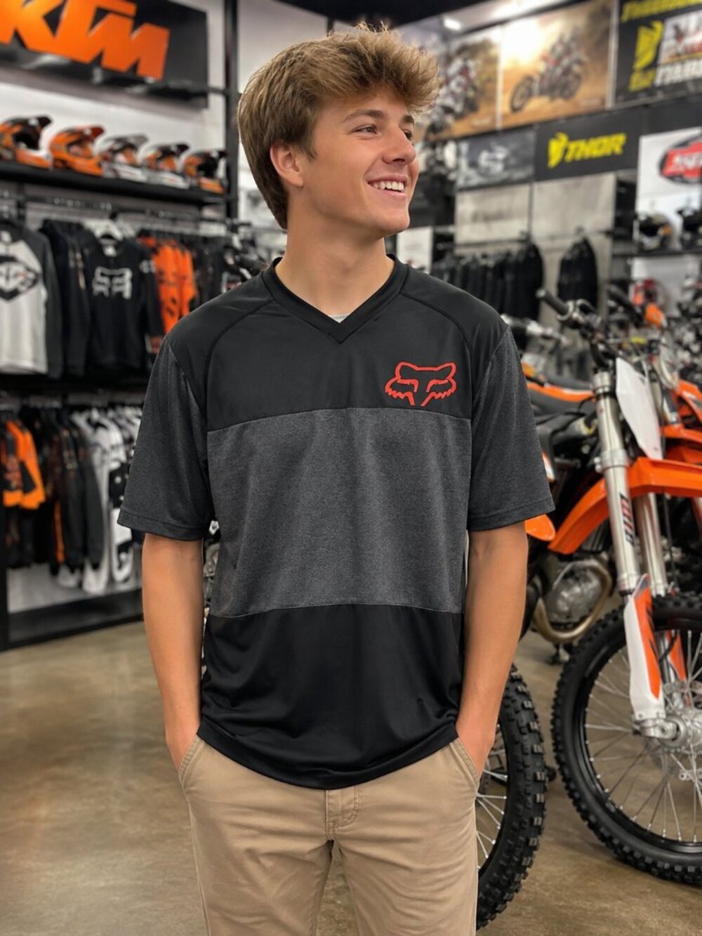 FOX RACING  V NECK SHIRT (S/M)